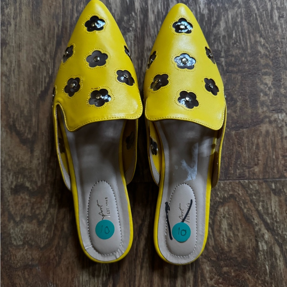 Ladies size 10 M Comfort 1946 mules